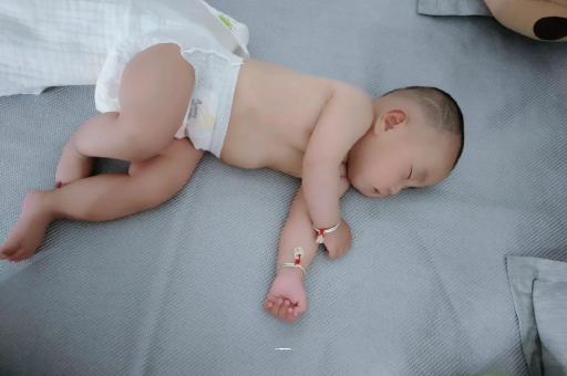 许昌宝宝积食发烧怎么处理